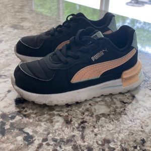 Toddler Pumas size US 9C